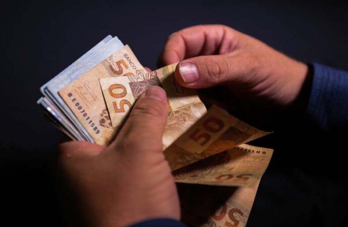 Atividade econômica brasileira cresceu 4,5% em 2021, diz Banco Central
