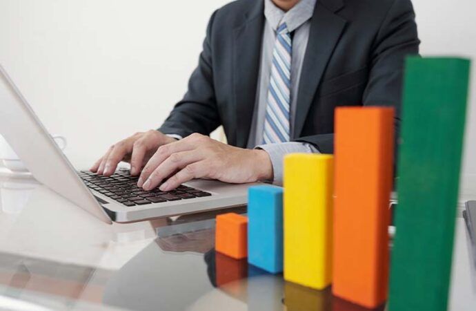 Confiança de empresários cai 1,8% em relação a julho, mostra CNC