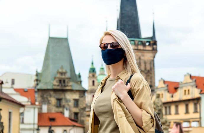 Espanha irá liberar população do uso de máscara em espaços abertos