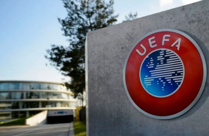 UEFA anuncia que final da Champions League não será mais na Rússia