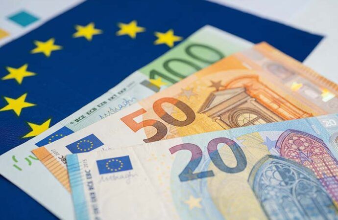 PIB da Zona do Euro cresceu 5,2% em 2021