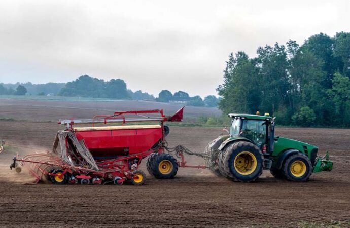 Governo prevê diminuir dependência de importação de fertilizantes para 45% até 2050