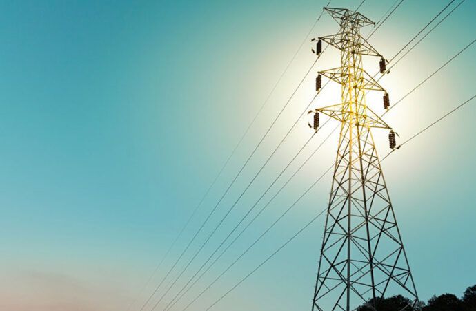 Brasileiros pagam a 2ª conta de luz mais cara do mundo