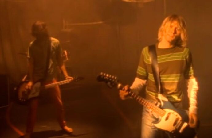Guitarra usada no clipe “Smell Like Teen Spirit” da Nirvana será leiloada