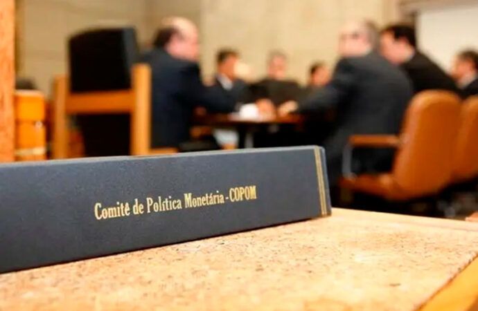 Copom e Fomc iniciam reuniões para definir alta das taxas de juros