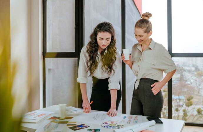 Independência financeira motiva 40% das mulheres a empreenderem