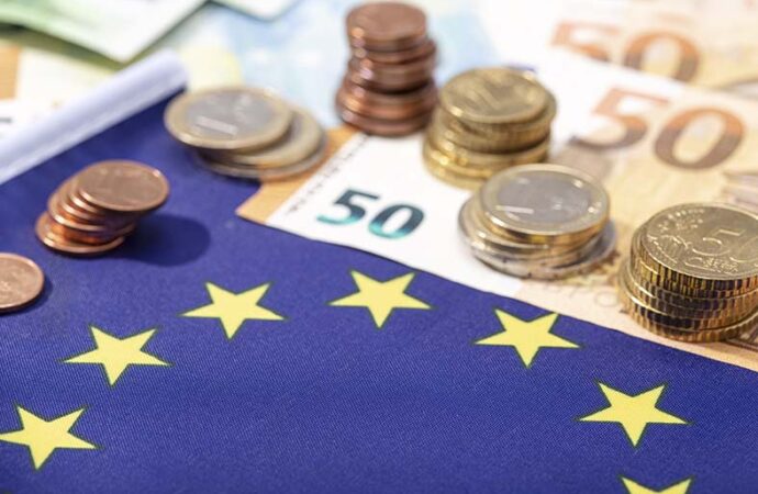 Inflação anual da zona do euro atinge recorde de 8,1%
