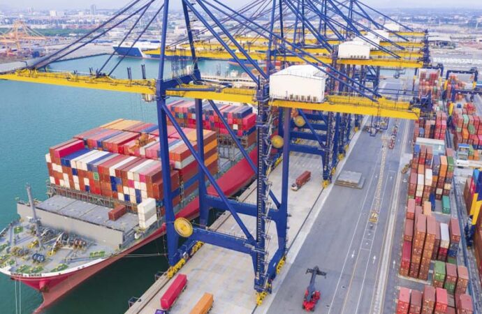 Balança comercial tem superávit de US$ 4,94 bilhões em maio