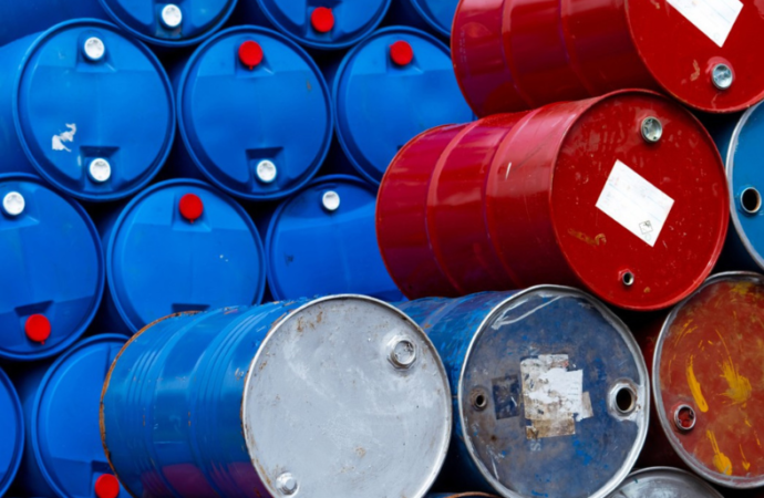 Opep corta previsões de demanda de petróleo em 300 mil bpd