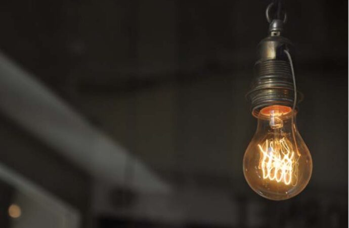 Lei que devolve PIS/Cofins cobrado na conta de luz é sancionada