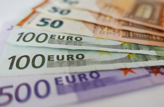 Zona do euro registra déficit comercial de € 32,4 bilhões em abril