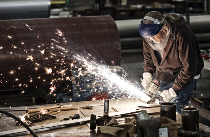 Governo reduz IPI de produtos fabricados no Brasil