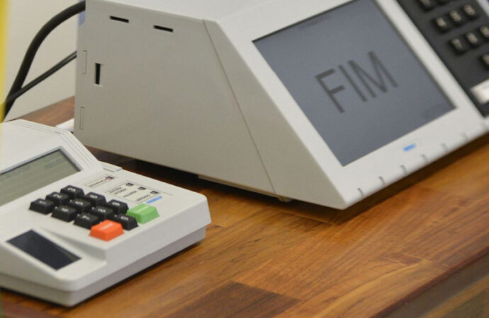 Eleitores participarão do teste de integridade das urnas com biometria